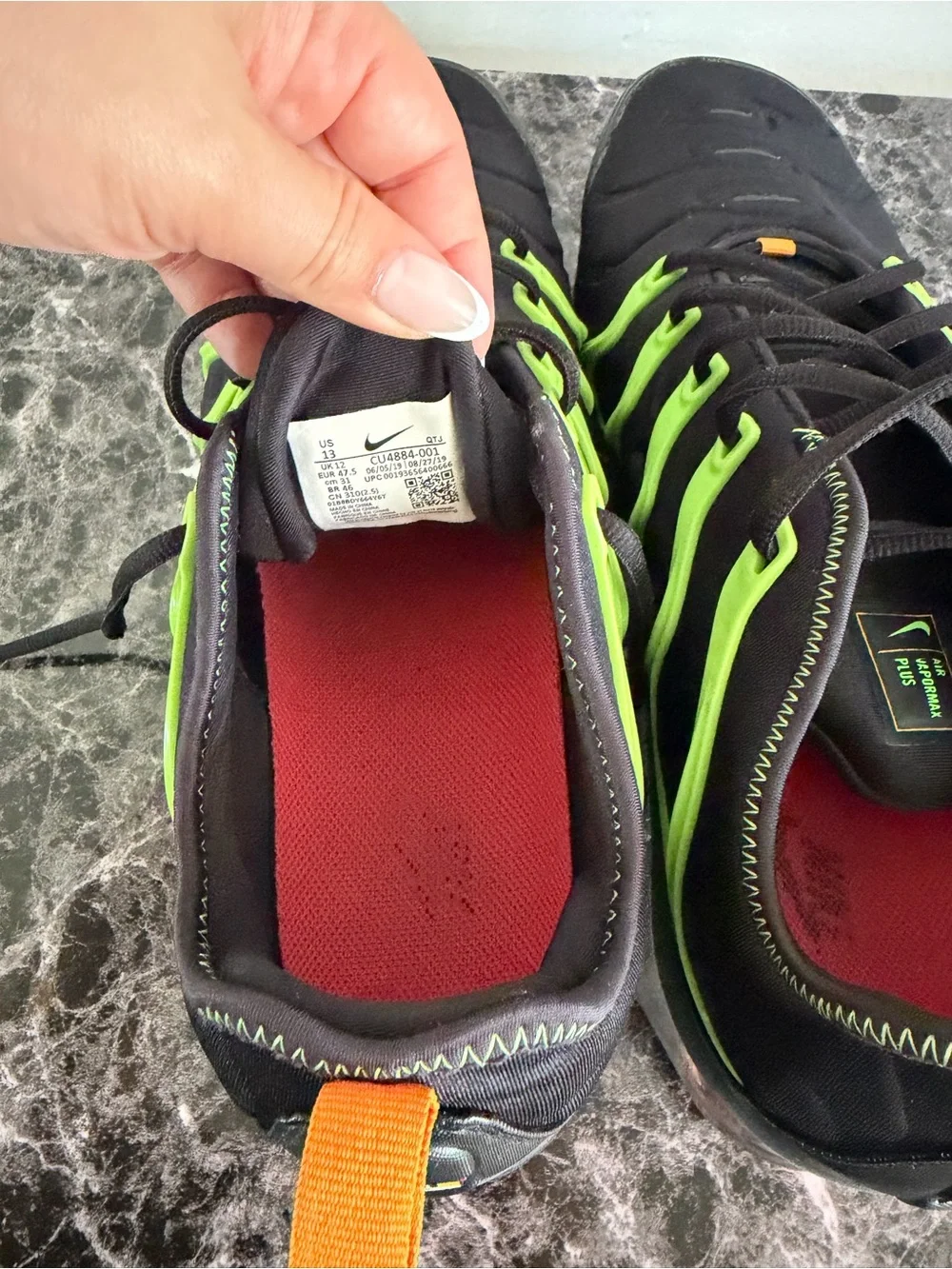 Nike Men's vapor max Black Athletic Sneakers with Neon Green Details - Picture 7 of 9